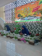 Kegiatan Membaca Di Taman Baca Gedung 1